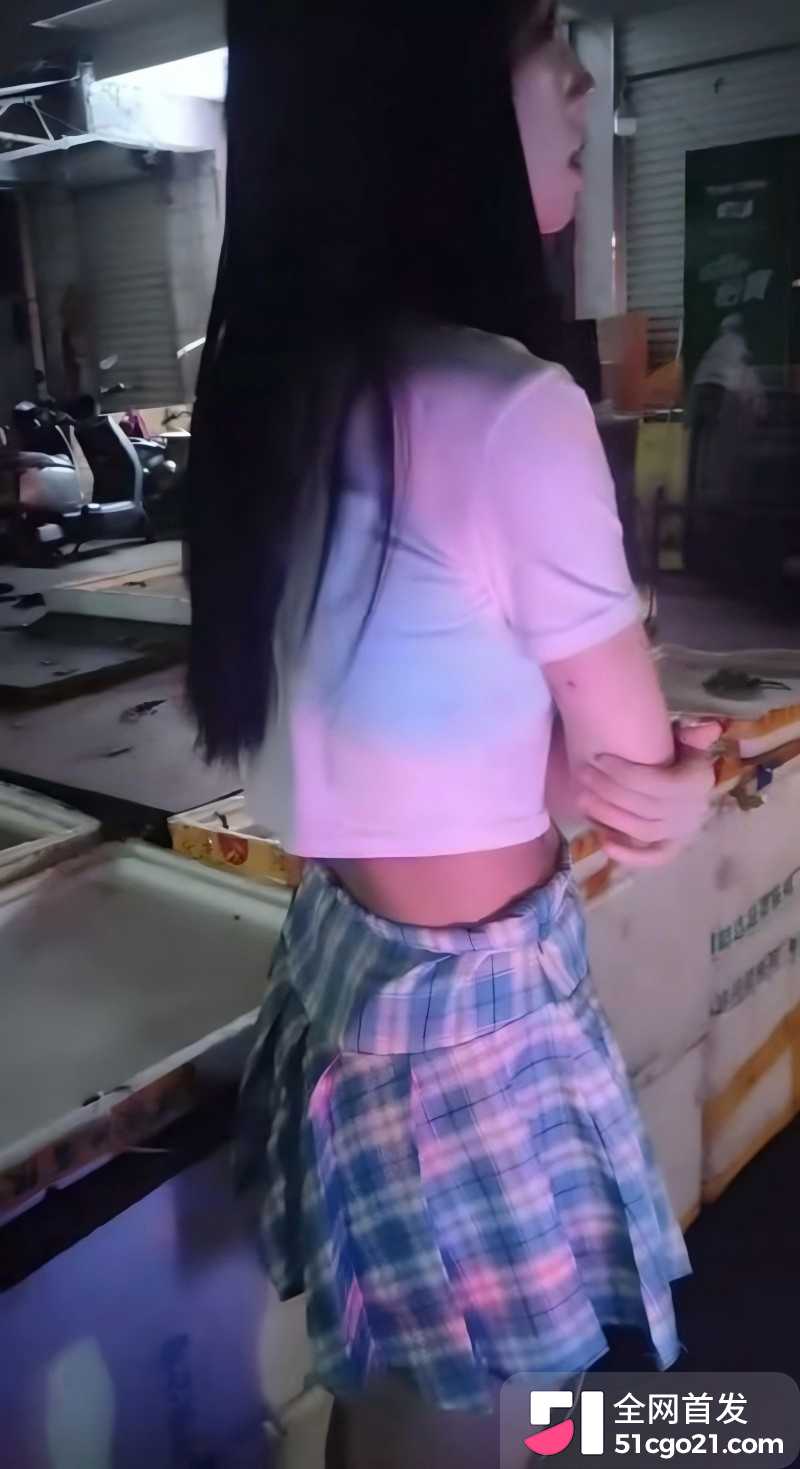 南宁埌西再现扫黄行动 多名站街女被抓5