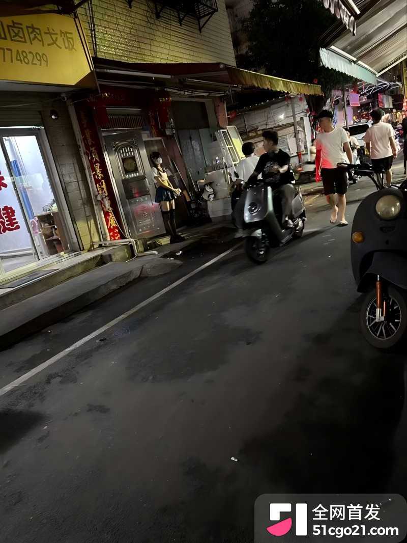 南宁埌西再现扫黄行动 多名站街女被抓12