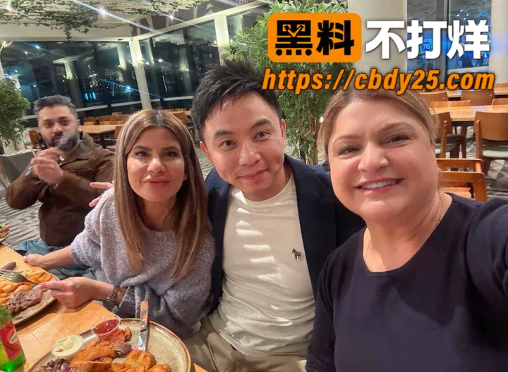 悉尼年上男被曝脚踏多船 4