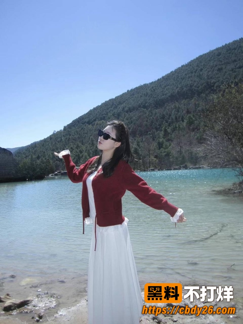 经典白嫩气质女大11