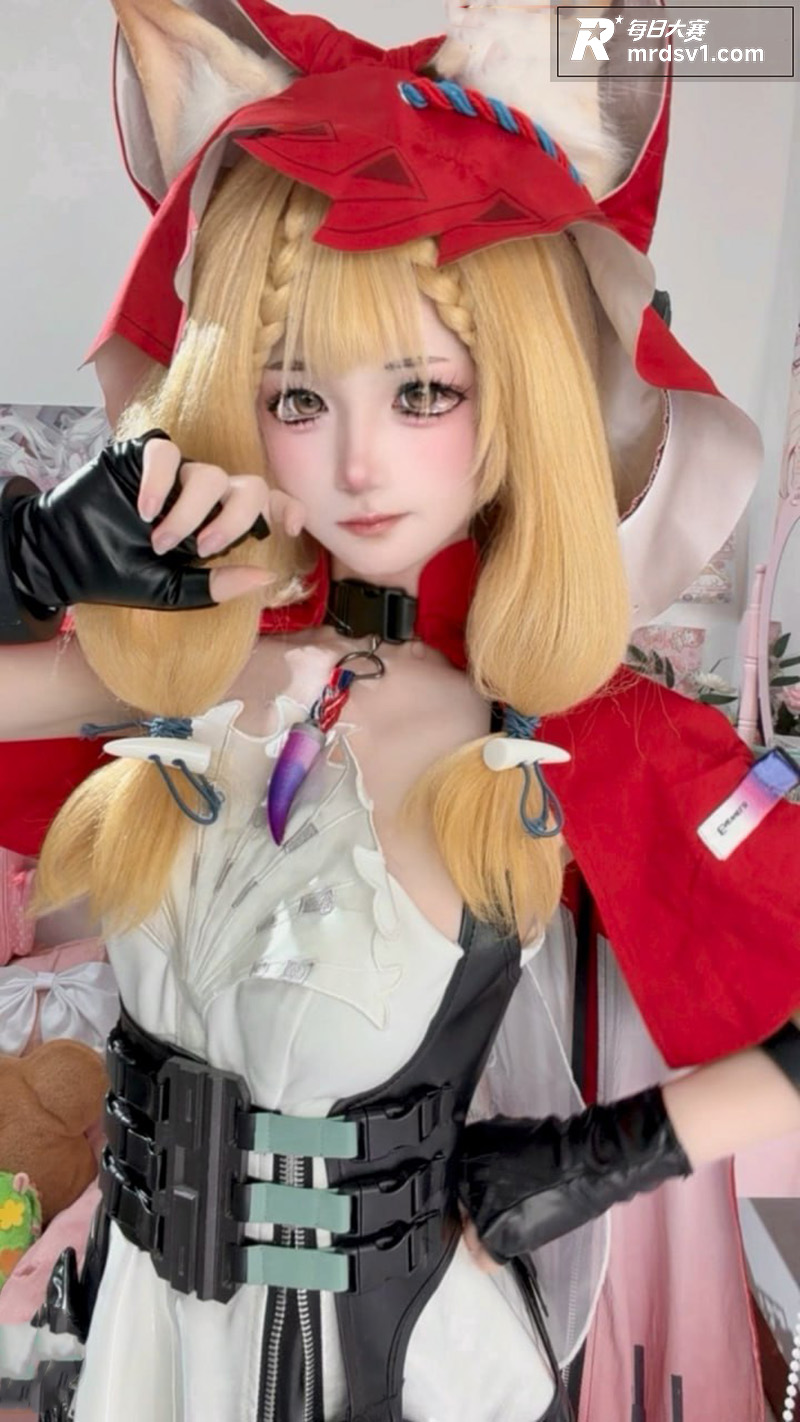 推特高颜值萝莉 染三相关图片1