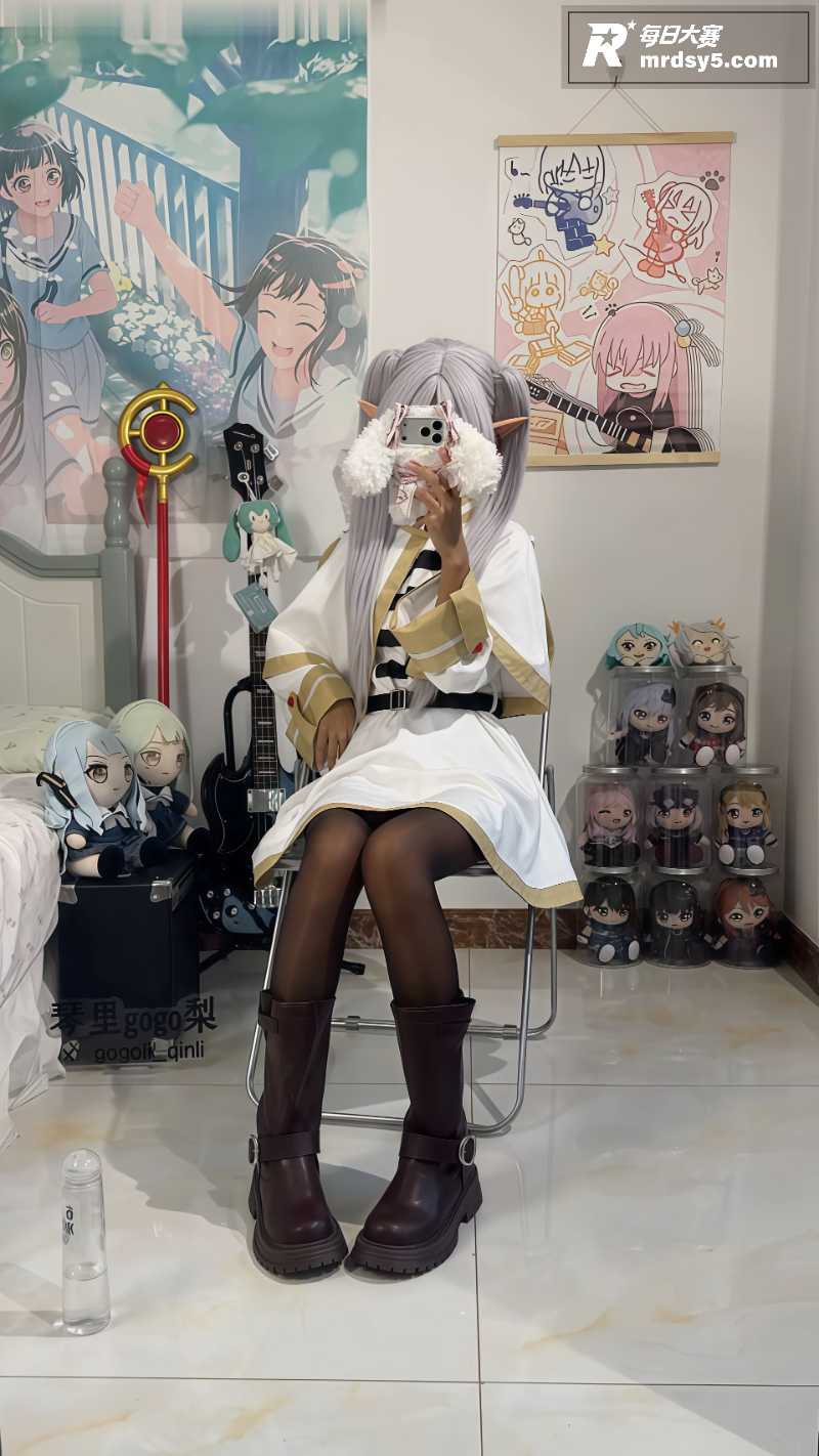推特极品福利姬 琴里相关图片1