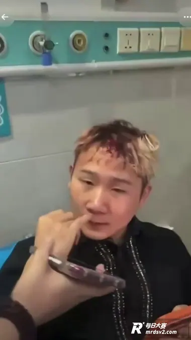 模仿王源网红王扁摆摊相关图片13