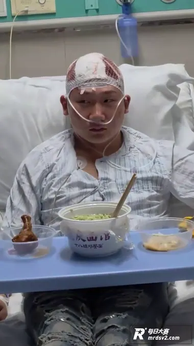 模仿王源网红王扁摆摊相关图片15