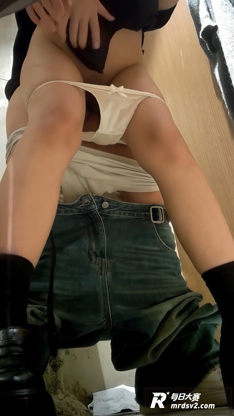 精品厕拍 无知妹妹戴相关图片7