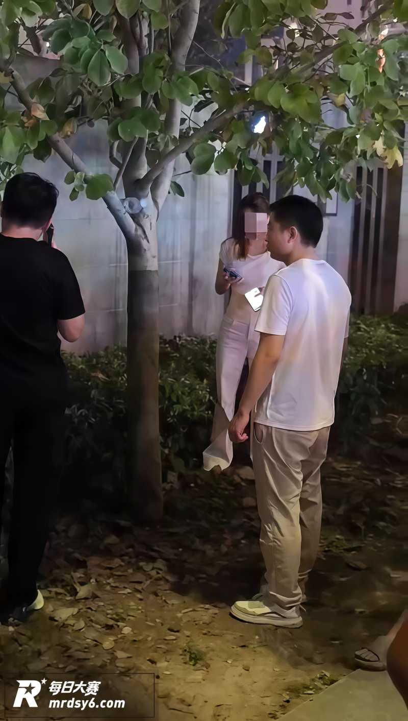 滨海抓奸现场 男子逛相关图片4