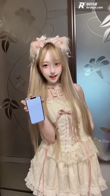 推特高颜值萝莉 欣欣相关图片1