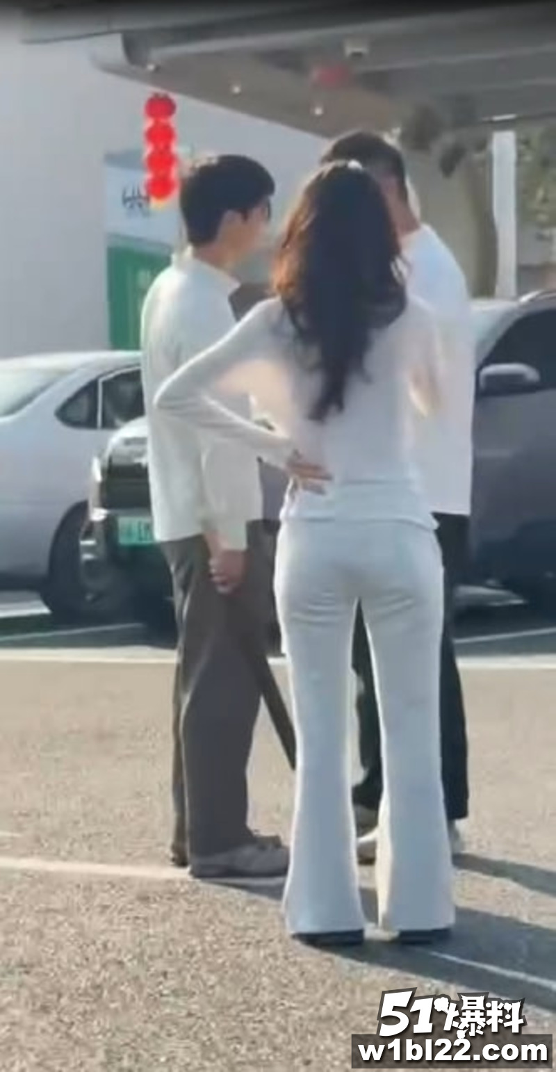 网传站街女 卷王鸡婆们 骑电动车接客 服务太到位直接拉满 价格战加服务战 底层内卷越来越狠