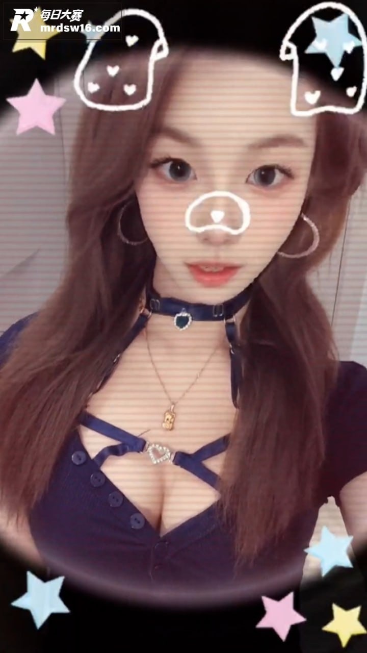 成都高颜值清纯女大 相关图片2