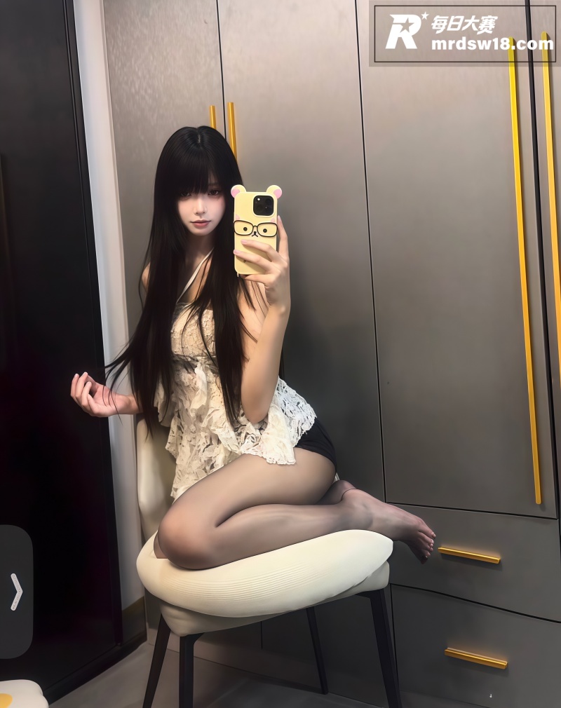 清纯双马尾反差嫩妹 相关图片2