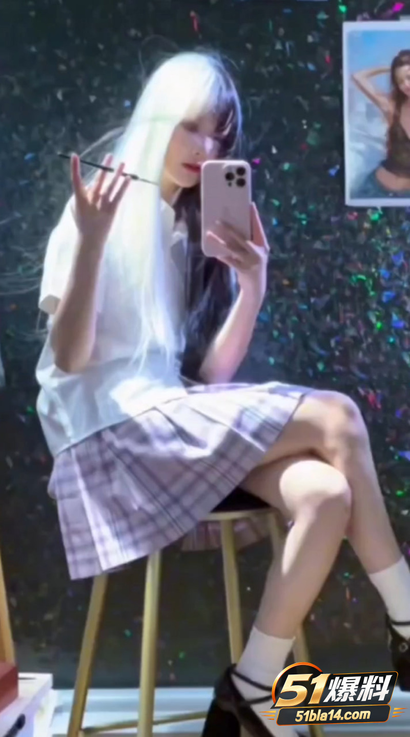 今天依旧为大家带来一期 抖音网红剧情向寸止挑战 跟随画室女神的要求与指令 你射了吗