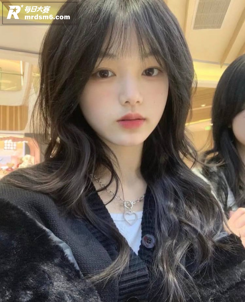 极品高颜值白幼瘦美女相关图片2
