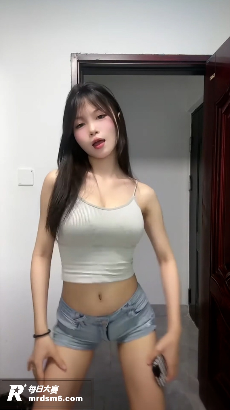 抖音女大学生网红 莓相关图片2