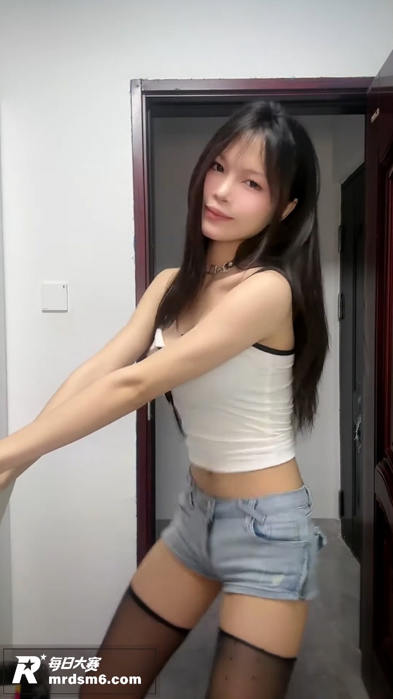 抖音女大学生网红 莓相关图片7