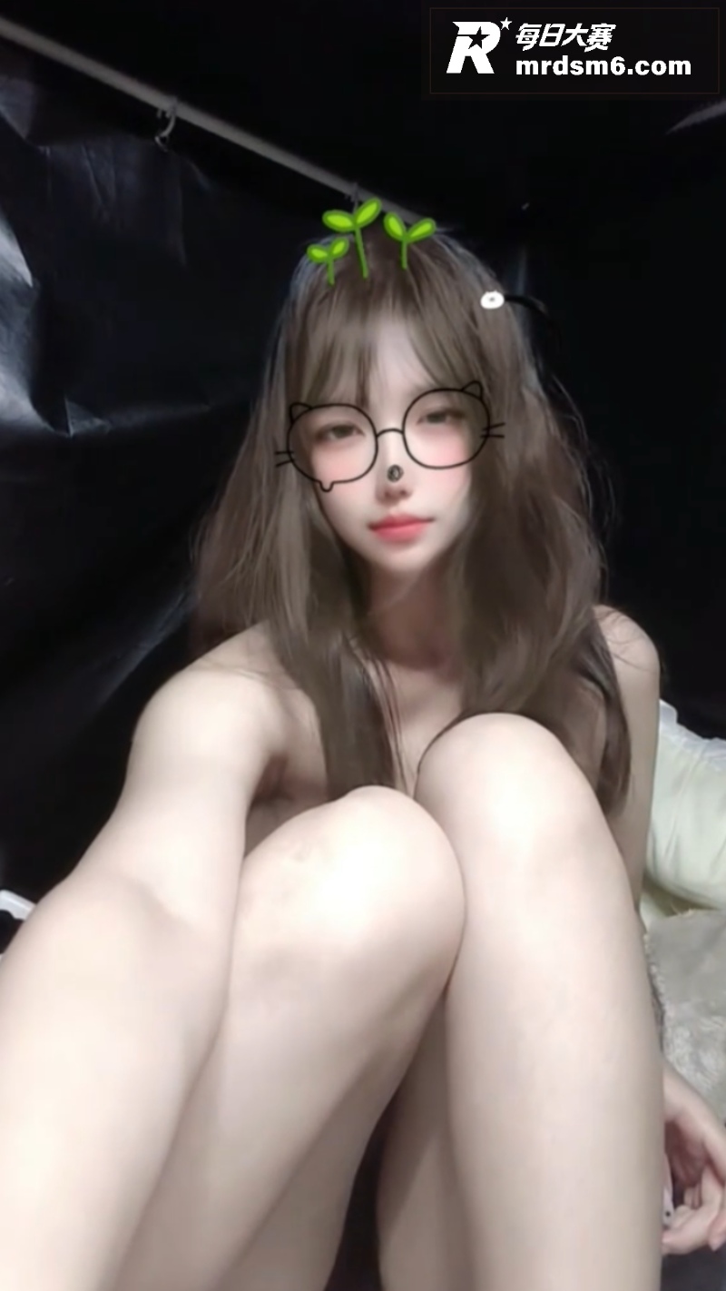 极品高颜值学生妹 呆相关图片5
