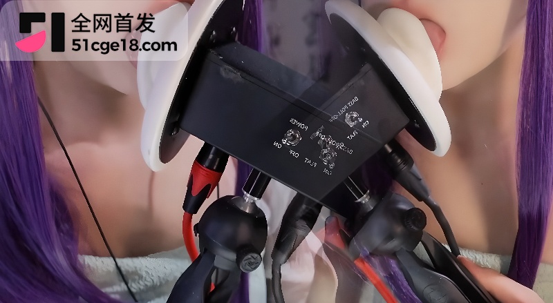 ASMR声控博主 呆呆娜不呆 舔耳诱惑 5