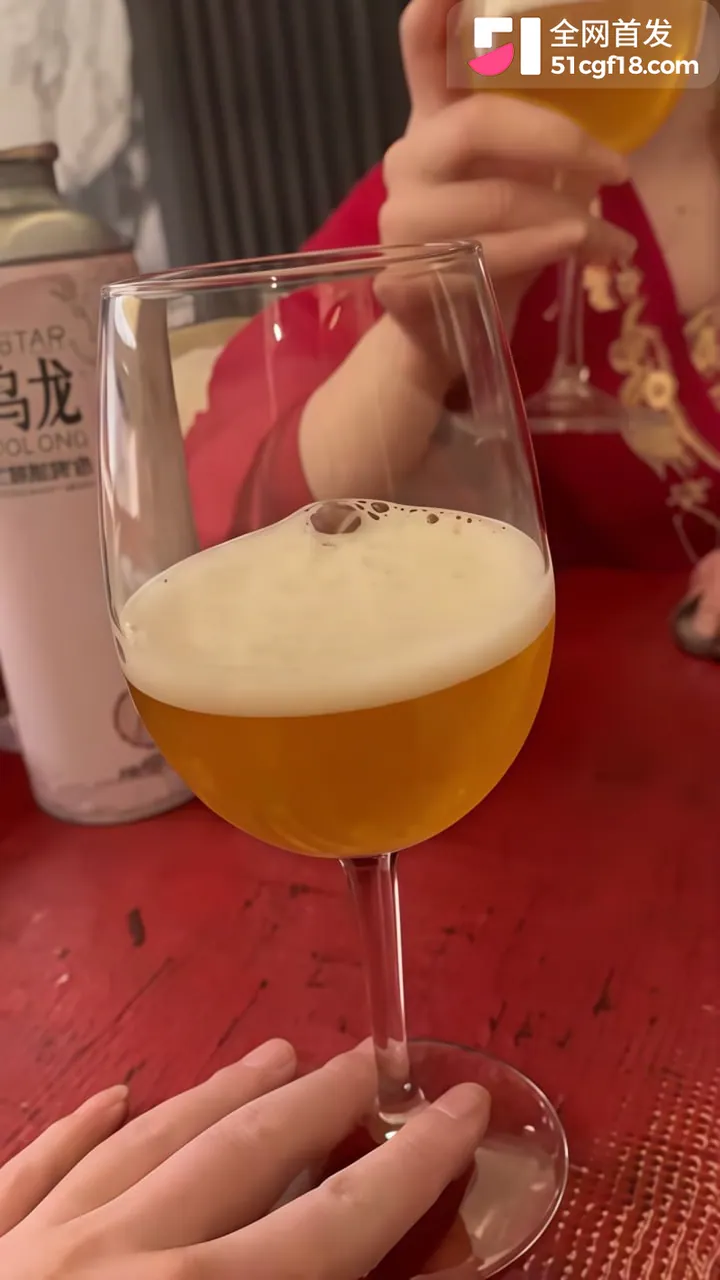 张帅与何奇颖全裸诚邀您的光临 11