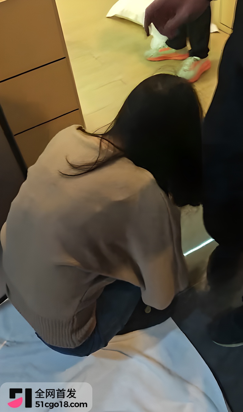 广东英语教师舒丹慧偷情视频 7