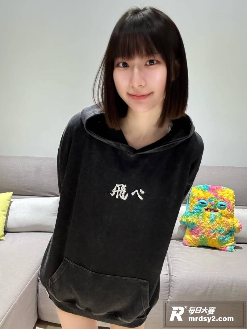 高颜值齐刘海小网美 相关图片4