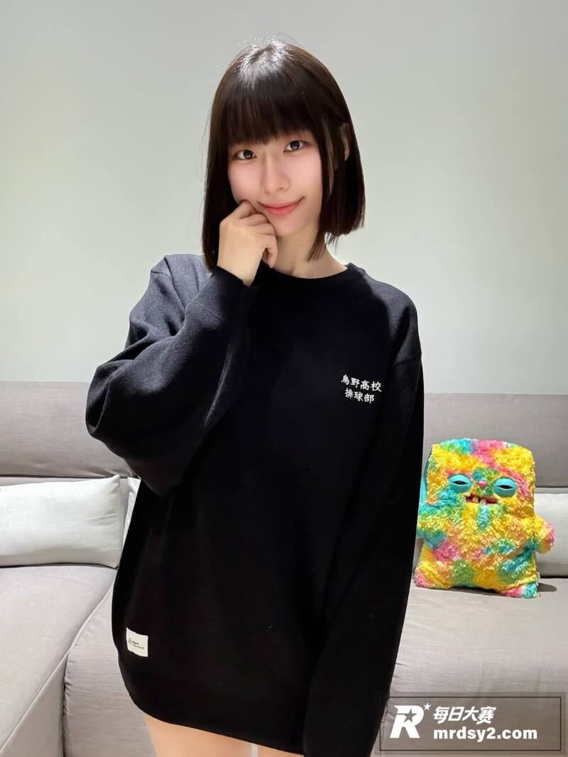 高颜值齐刘海小网美 相关图片6
